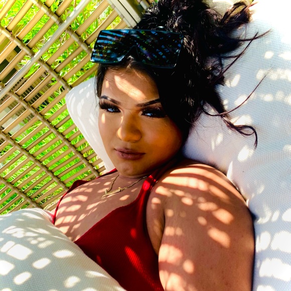 Meet your Posher, Ruby - Picture 1 of 1